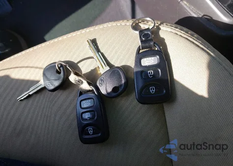 2013 Hyundai Elantra Gls z USA, uszkodzony, nr VIN 5NPDH4AE6DH211403